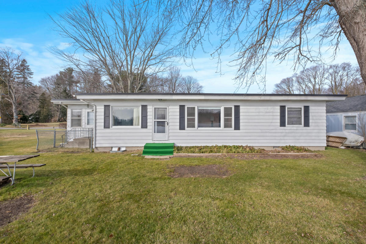 15574 HOWARD ST, SPRING LAKE, MI 49456, photo 1 of 52