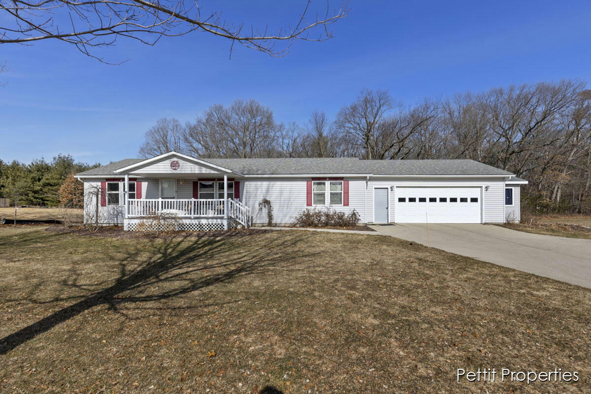 32610 PINEDALE LN, GOBLES, MI 49055, photo 1 of 46