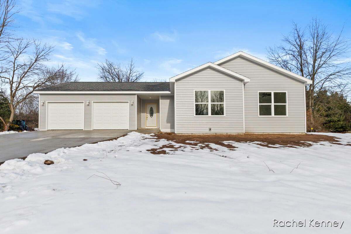 18751 SERENITY DR, BIG RAPIDS, MI 49307, photo 1 of 50