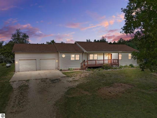 402 W 32 RD, BOON, MI 49618 - Image 1